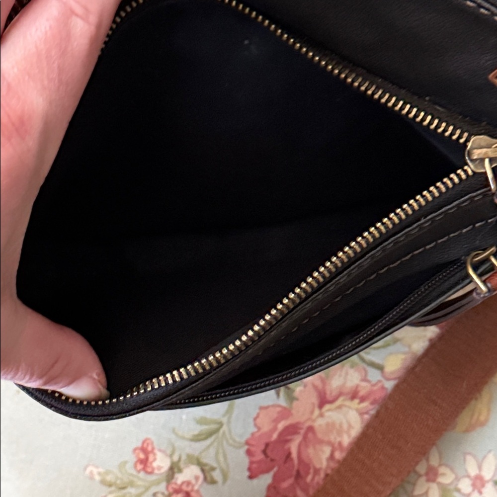 Fossil Black Leather Crossbody with Brown Strap - Picture 6 of 9